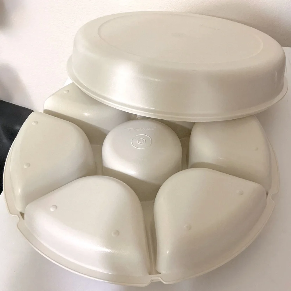 Vintage-Tupperware 4 PC Divided Serving Tray Cream